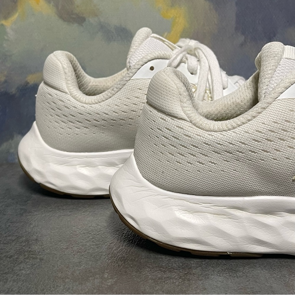 New Balance 520V8  Women's White Running Shoes Size 7.5B - Picture 10 of 16